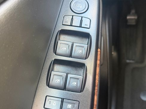 Used 2016 Chevrolet Suburban LTZ RWD image 9