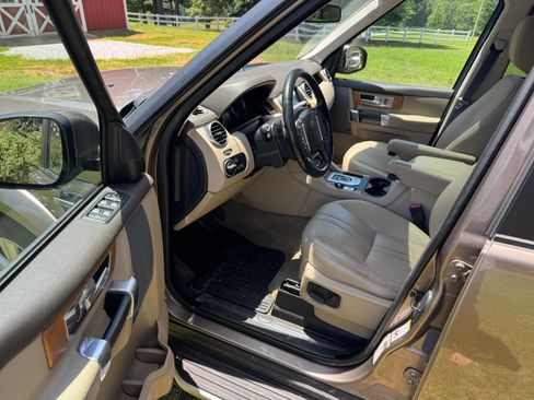Used 2015 Land Rover LR4 HSE AWD/4WD image 11