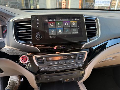 Used 2019 Honda Pilot Touring image 19