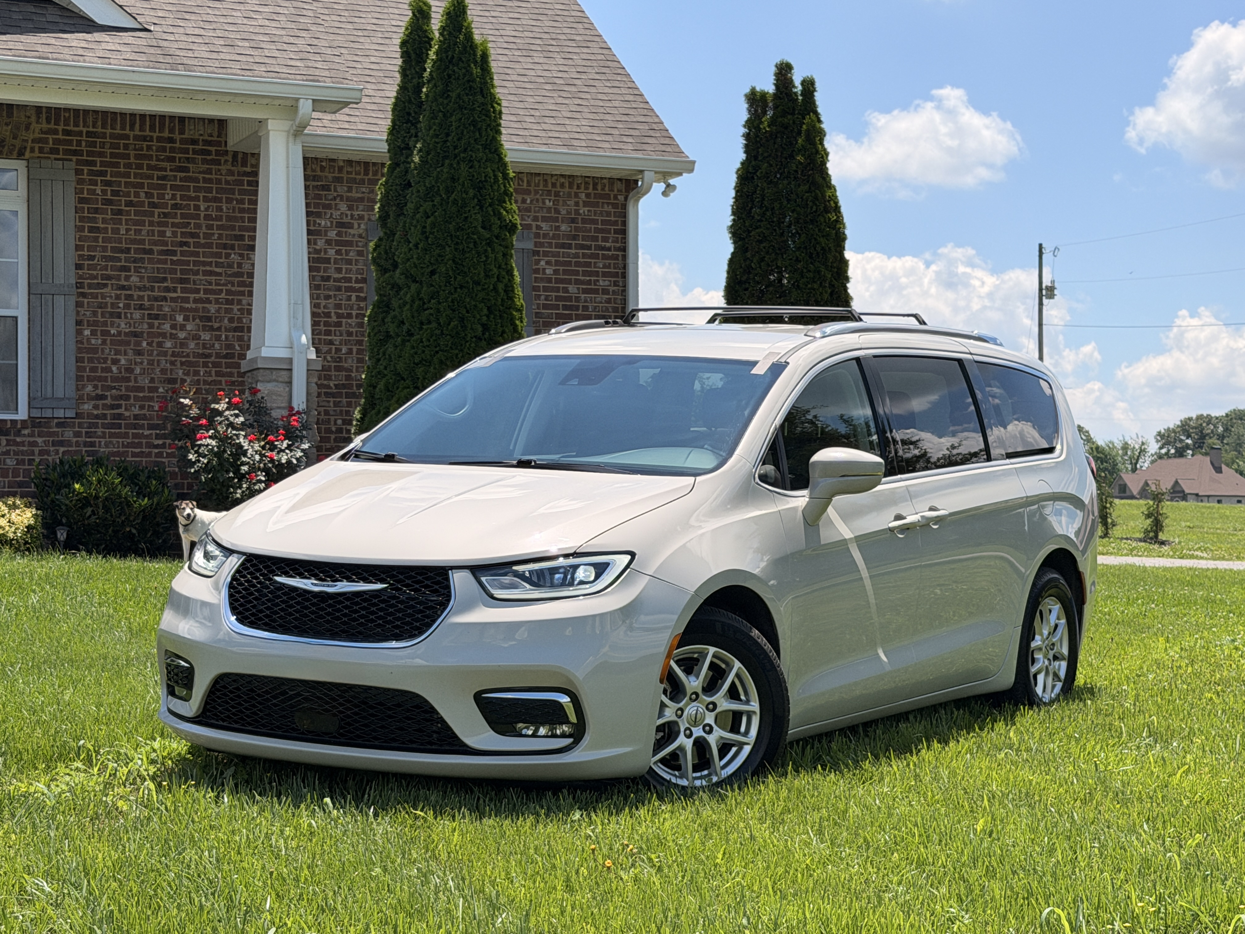 Used 2021 Chrysler Pacifica Touring-L FWD image 6