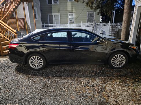 Used 2013 Toyota Avalon XLE Premium image 5