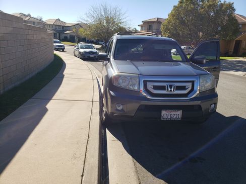 Used 2011 Honda Pilot Touring image 2