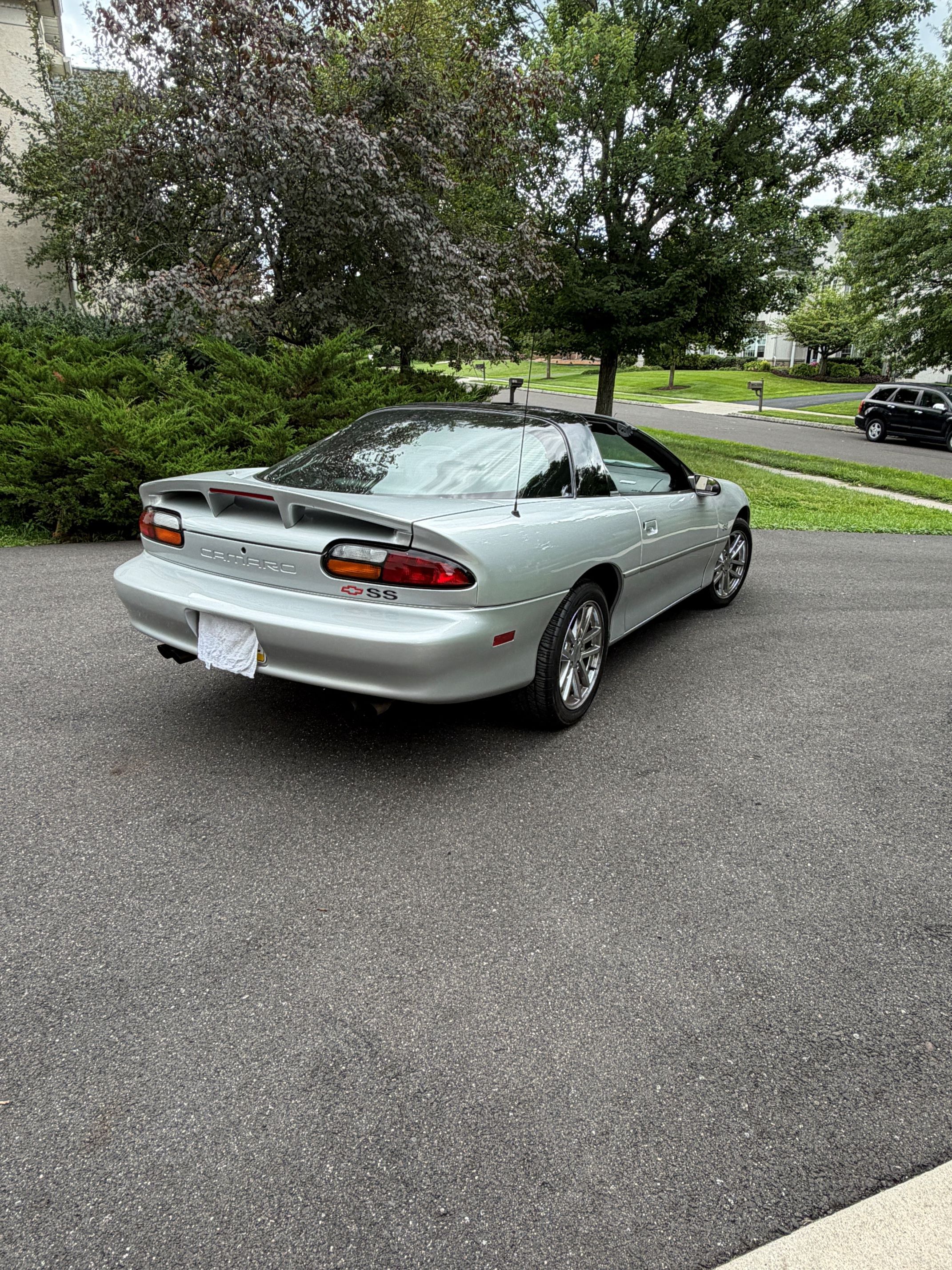 Used 2002 Chevrolet Camaro Z28 w/ SS Performance/Appearance Pkg RWD image 4