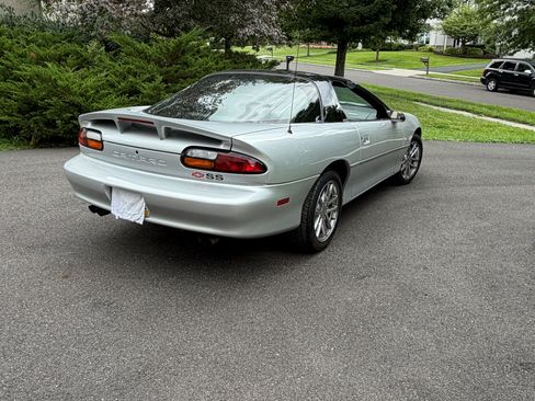 Used 2002 Chevrolet Camaro Z28 w/ SS Performance/Appearance Pkg RWD image 4