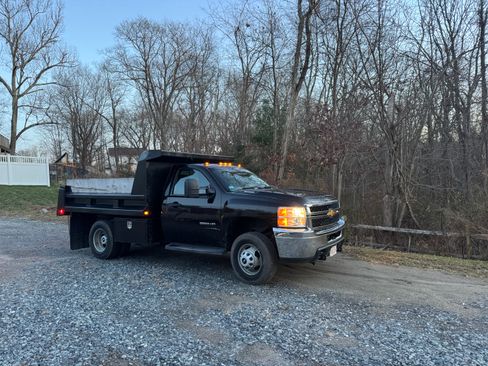Used 2013 Chevrolet Silverado 3500 W/T w/ Snow Plow Prep Package image 2