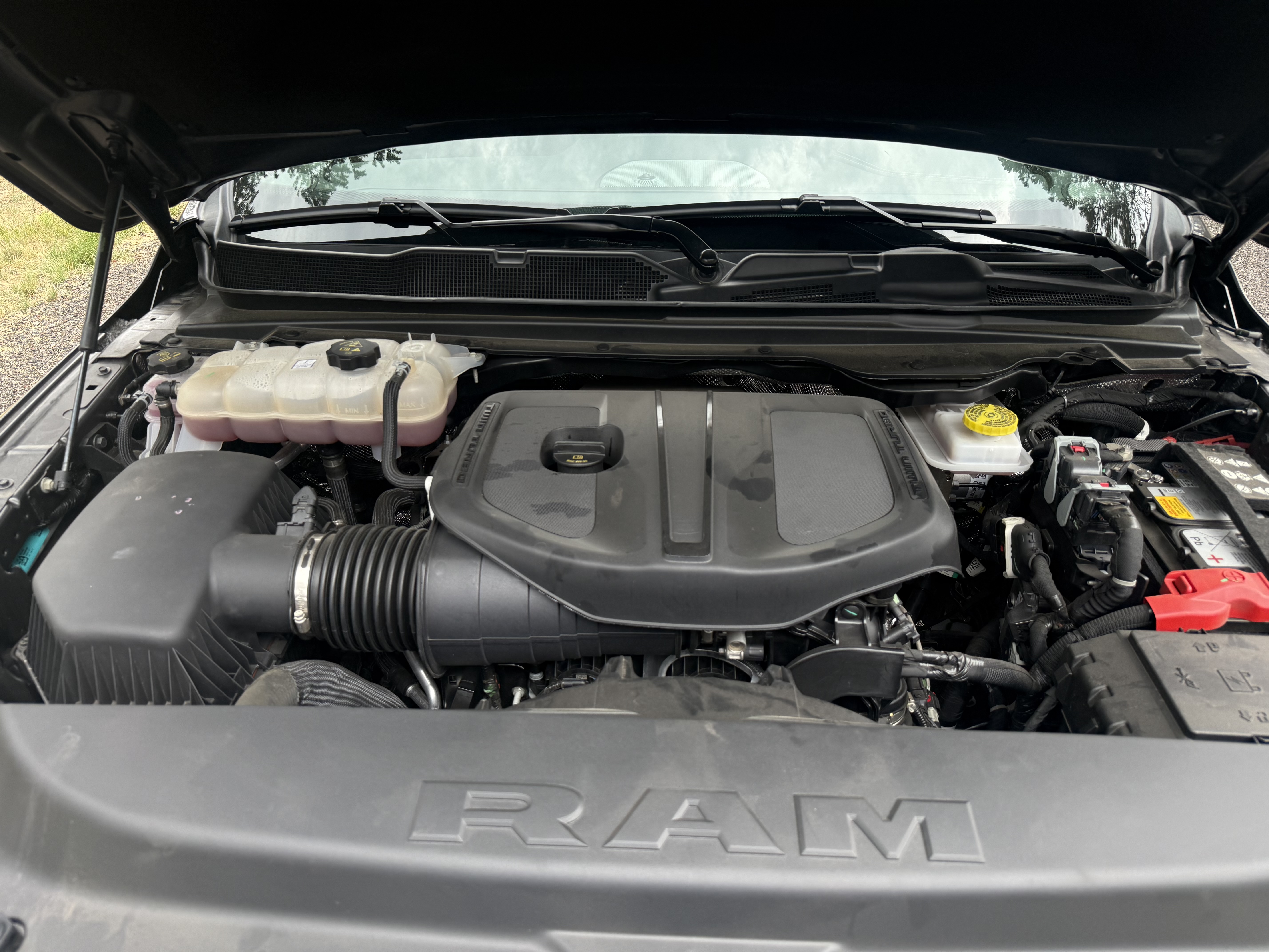 Used 2026 RAM 1500 Laramie w/ Night Edition AWD/4WD image 10
