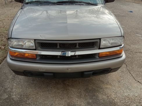 Used 2003 Chevrolet S10 Pickup LS image 14