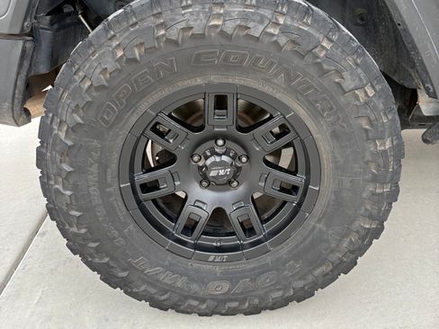 Used 2019 Jeep Wrangler Unlimited Sport image 19