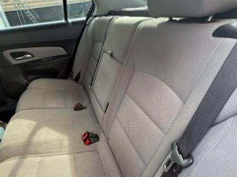 Used 2014 Chevrolet Cruze LT image 13