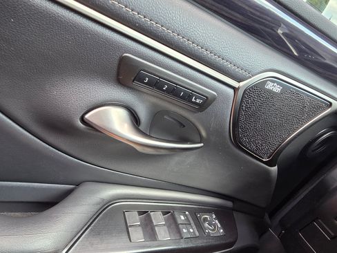 Used 2020 Lexus ES 300h w/ Accessory Package 2 FWD image 15