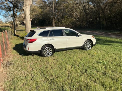 Used 2017 Subaru Outback 2.5i Touring image 5