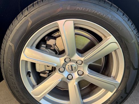 Used 2022 Volvo XC90 T5 Momentum w/ Protection Package Premier image 11