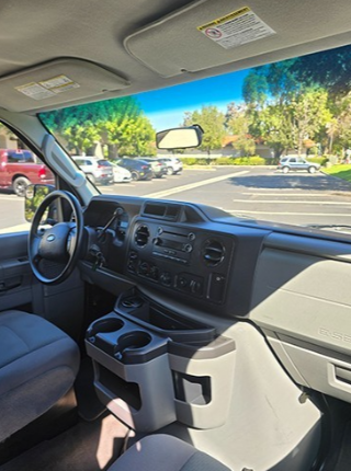 Used 2010 Ford E-350 and Econoline 350 XLT RWD image 6