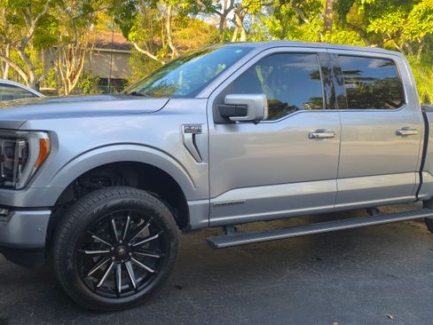 Used 2021 Ford F150 Limited image 11