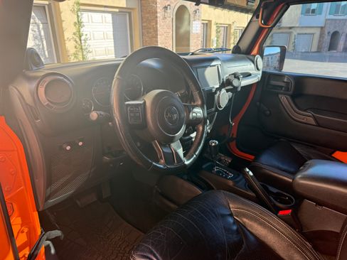 Used 2013 Jeep Wrangler Unlimited Sport w/ Connectivity Group image 5