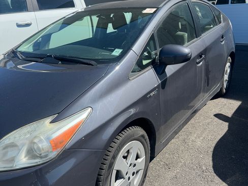 Used 2011 Toyota Prius Two FWD image 2