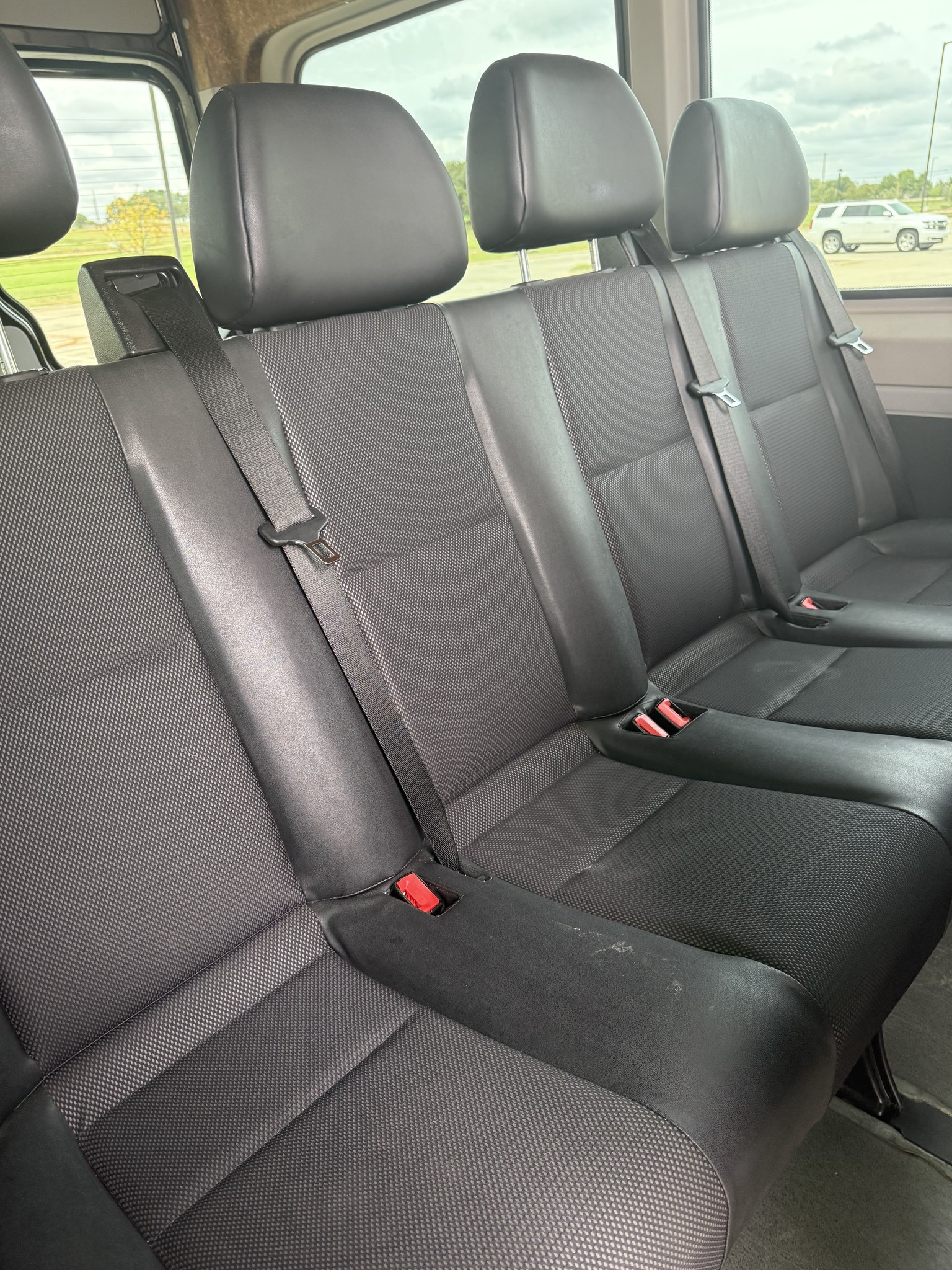 Used 2015 Mercedes-Benz Sprinter 2500 image 14