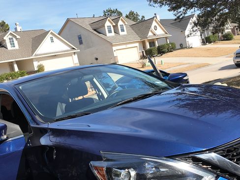 Used 2019 Nissan Sentra SR image 4