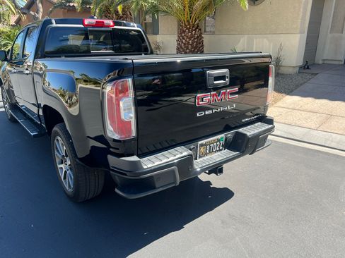 Used 2021 GMC Canyon Denali image 5