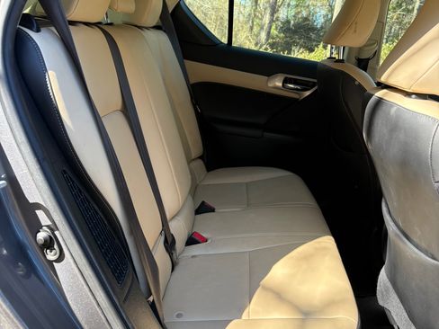 Used 2015 Lexus CT 200h image 17