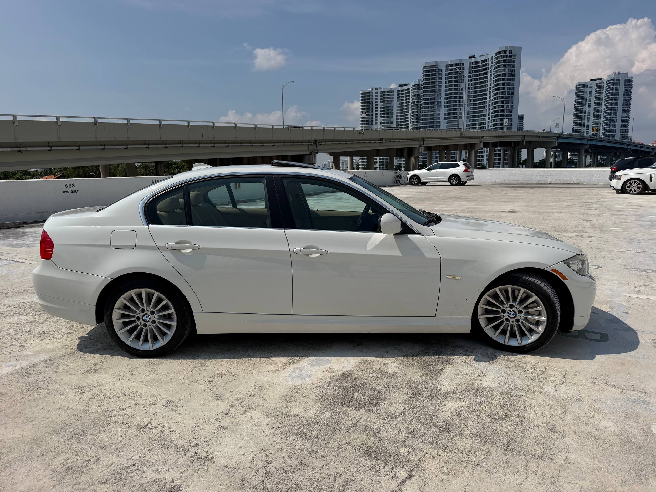 Used 2011 BMW 335d Sedan RWD image 4