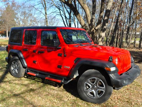 Used 2018 Jeep Wrangler Unlimited Sport S image 8