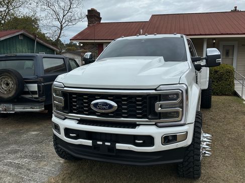 Used 2024 Ford F450 Limited w/ FX4 Off-Road Package image 2