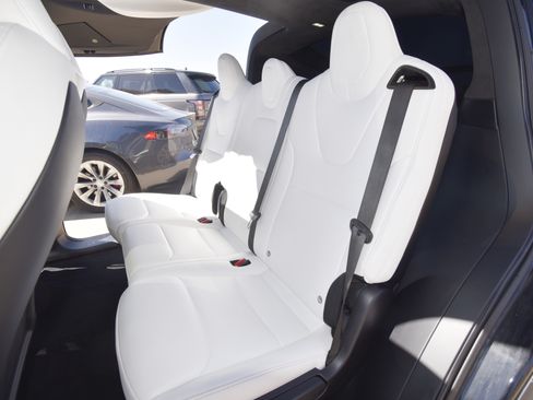 Used 2020 Tesla Model X Long Range image 20