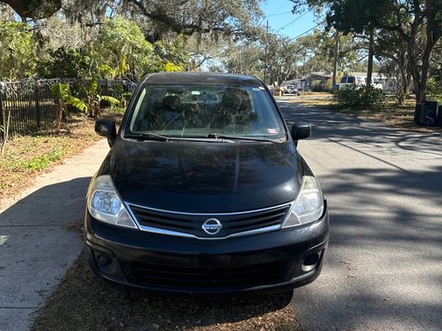 Used 2011 Nissan Versa 1.8 S image 1