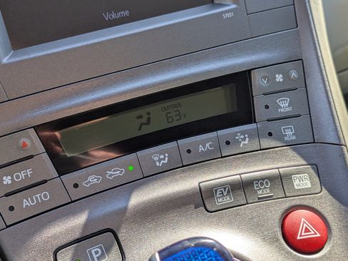 Used 2015 Toyota Prius Two image 14