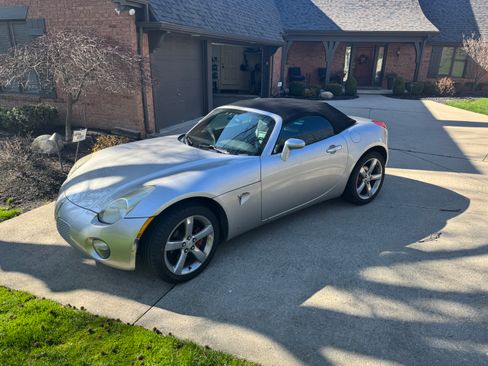 Used 2007 Pontiac Solstice Convertible w/ Premium Package image 15