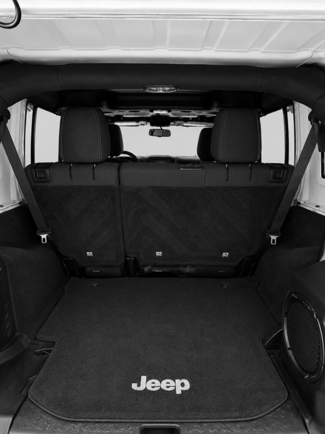 Used 2014 Jeep Wrangler Unlimited Sahara w/ Dual Top Group AWD/4WD image 13