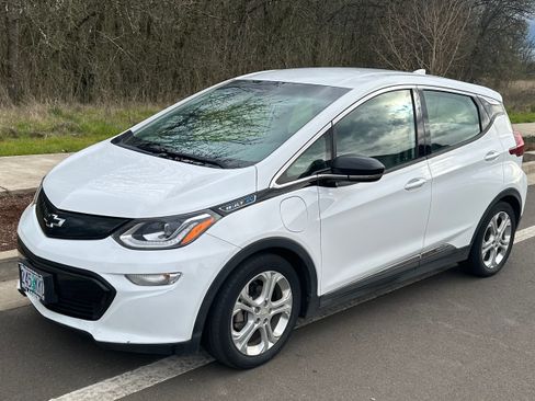 Used 2017 Chevrolet Bolt LT image 11
