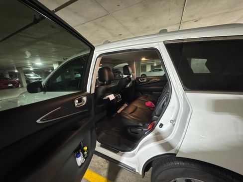 Used 2013 INFINITI JX35 FWD w/ Premium Pkg image 11