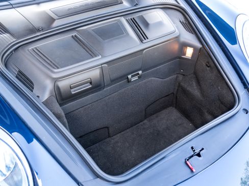 Used 2011 Porsche 911 4 Coupe image 23