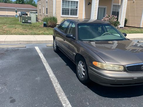 Used 2002 Buick Century Custom FWD image 4