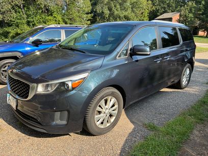 Used 2017 Kia Sedona LX w/ LX Essentials Premium Package