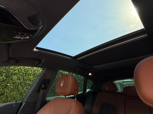 Used 2019 Maserati Levante S GranLusso image 27