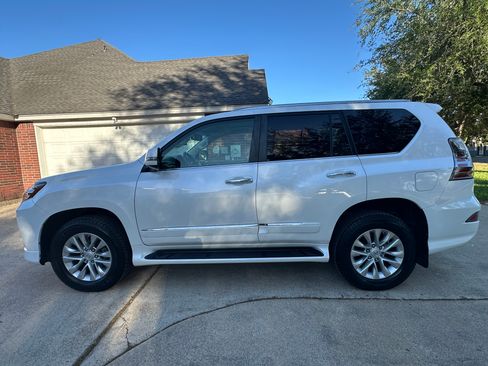 Used 2017 Lexus GX 460 image 10