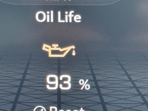 Used 2024 GMC Yukon SLT w/ SLT Premium Package image 28