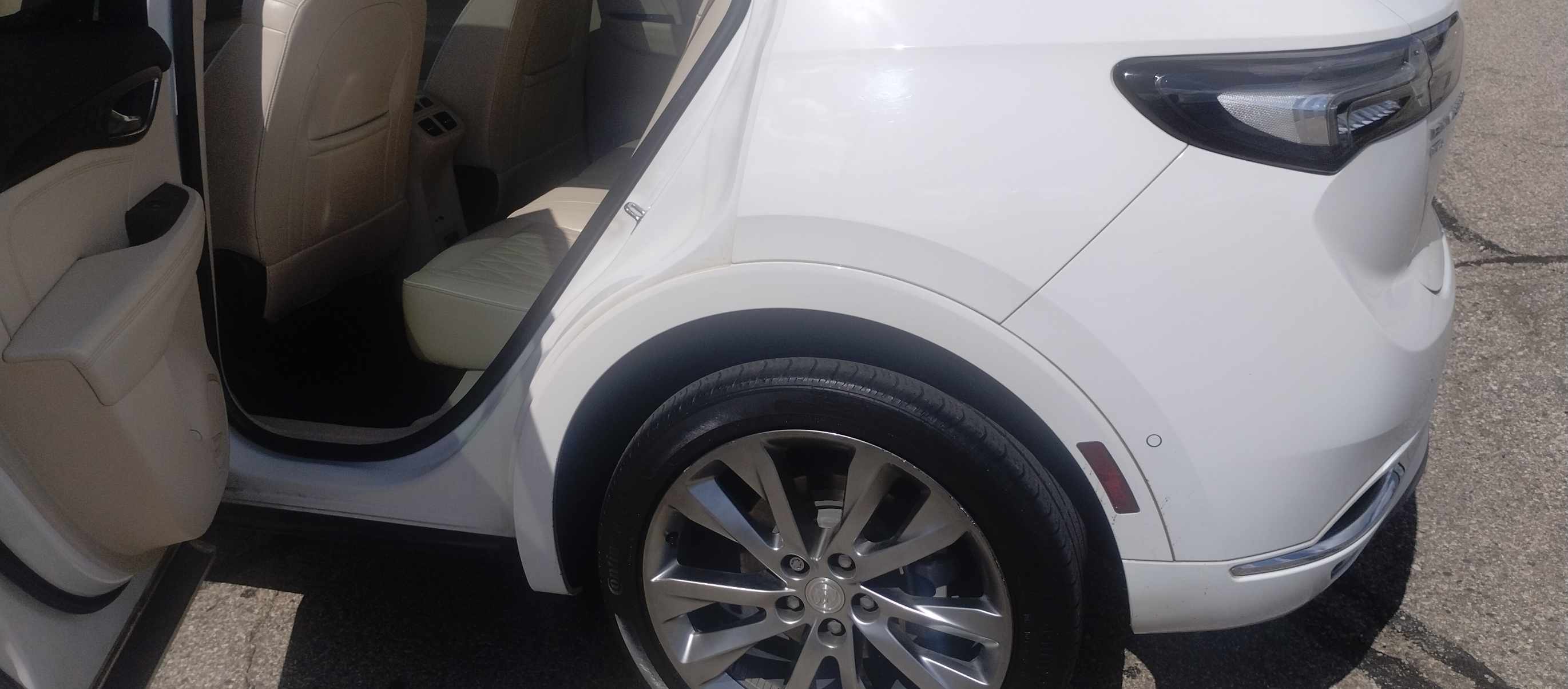 Used 2021 Buick Envision Avenir w/ Technology Package II AWD/4WD image 19