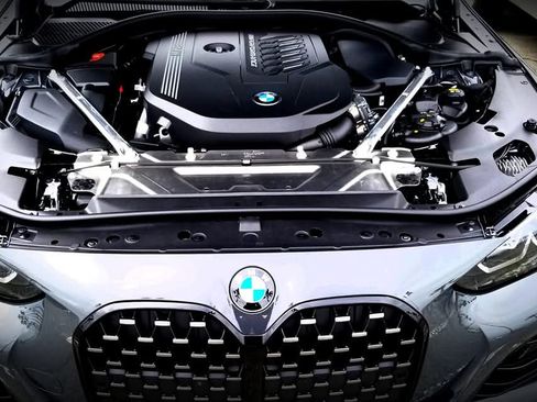 Used 2021 BMW M440i Convertible w/ Premium Package image 4