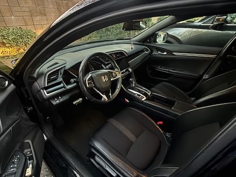 Used 2020 Honda Civic Sport image 8