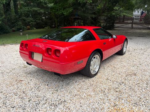 Used 1992 Chevrolet Corvette Coupe RWD image 1