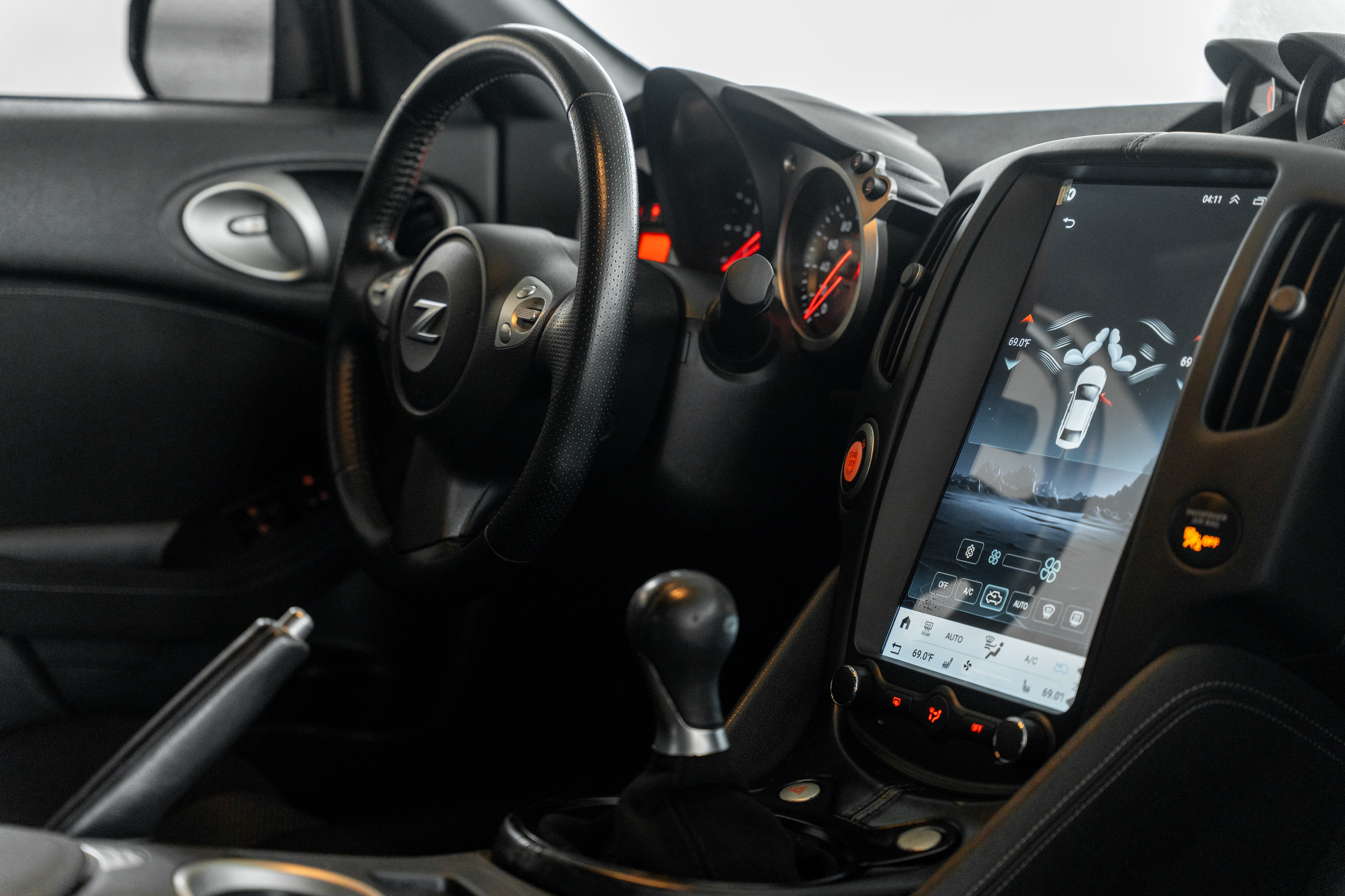 Used 2014 Nissan 370Z Coupe RWD image 30