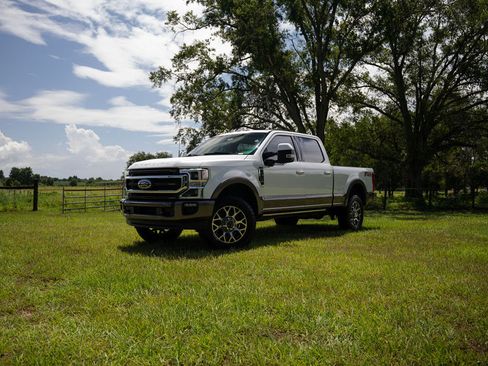 Used 2022 Ford F250 King Ranch w/ King Ranch Ultimate Package AWD/4WD image 2