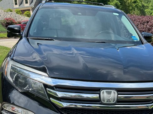 Used 2018 Honda Pilot Touring image 1