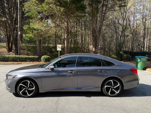 Used 2019 Honda Accord Sport image 5