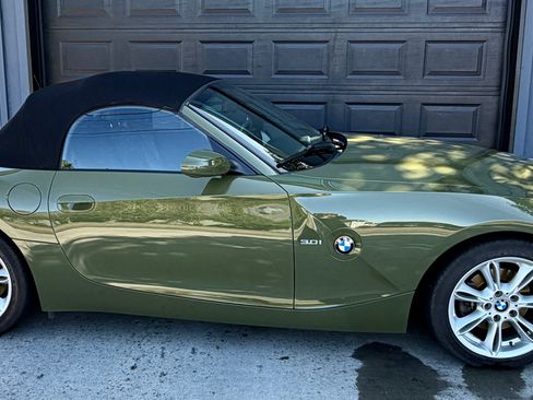 Used 2004 BMW Z4 3.0i RWD image 1