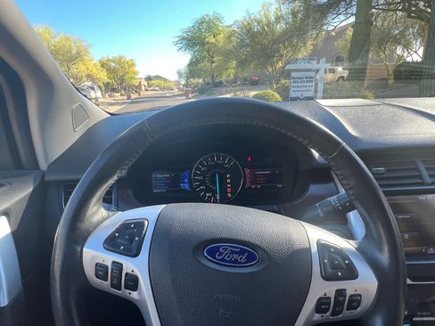 Used 2013 Ford Edge Limited image 9